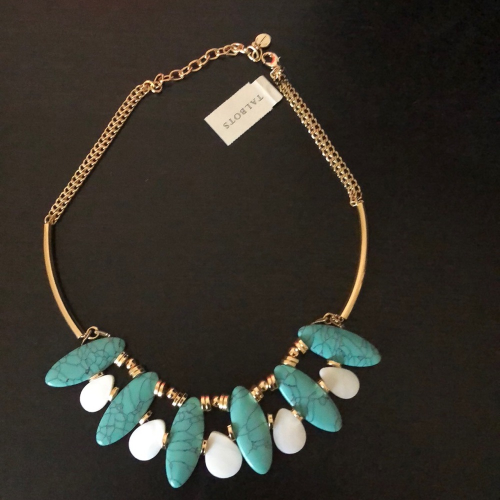 Statement necklace